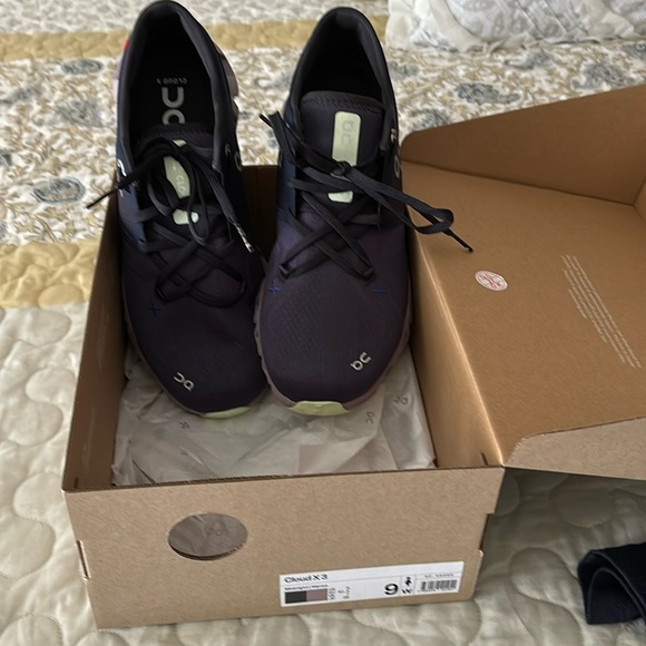 Used shoes but like new. - Picture 4 of 12